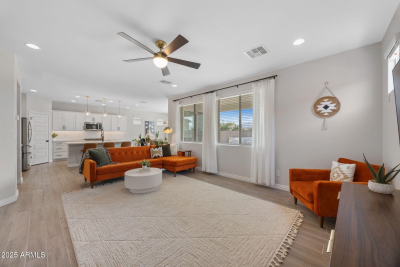 7-web-or-mls-11716-n-168th-dr