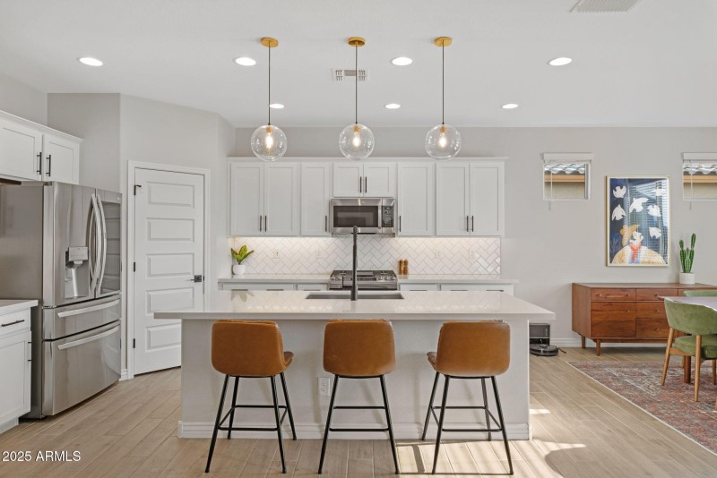 11-web-or-mls-11716-n-168th-dr