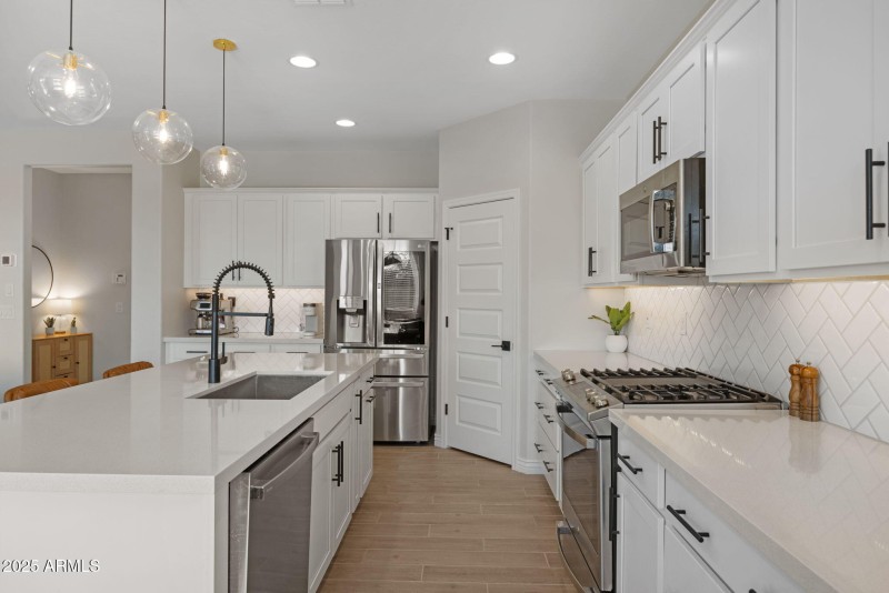 14-web-or-mls-11716-n-168th-dr