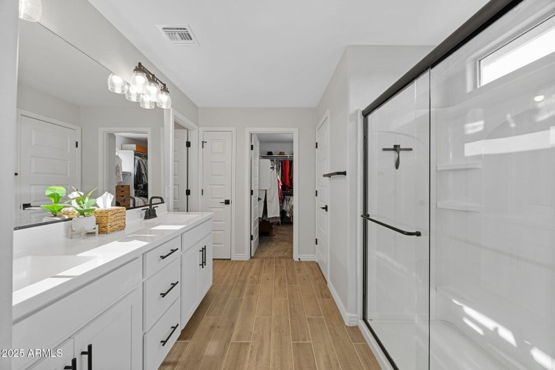 25-web-or-mls-11716-n-168th-dr