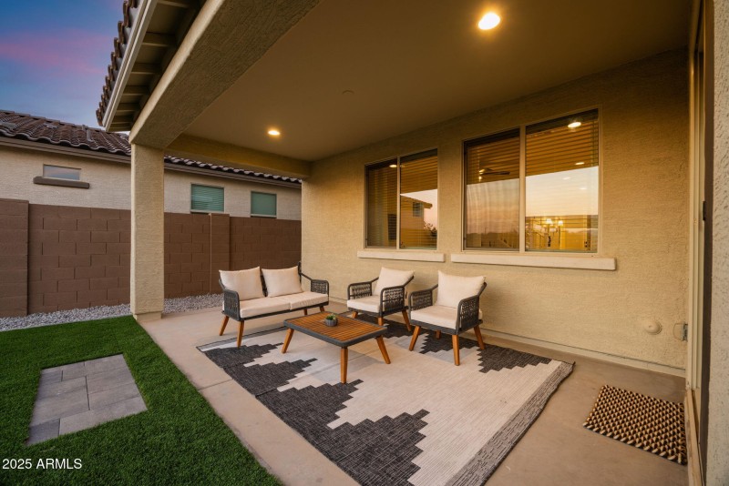 49-web-or-mls-11716-n-168th-dr