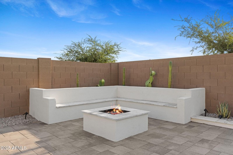 45-web-or-mls-11716-n-168th-dr