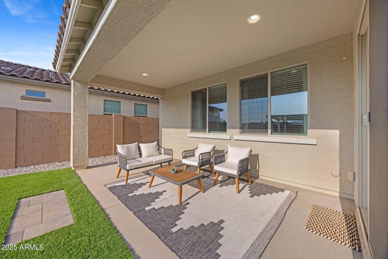 37-web-or-mls-11716-n-168th-dr