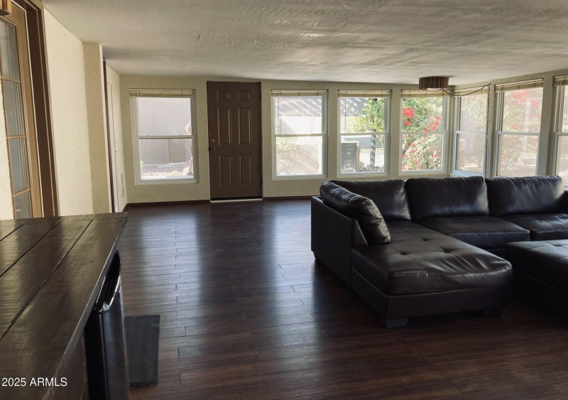 5) 52311-677cb1cf4dbaa