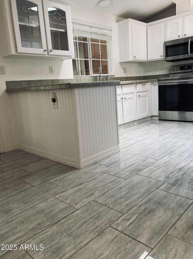 7) 52311-677cb655165c7