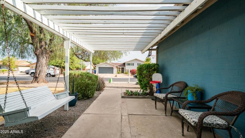 3854 W Mauna Loa Ln Exterior Photos-5