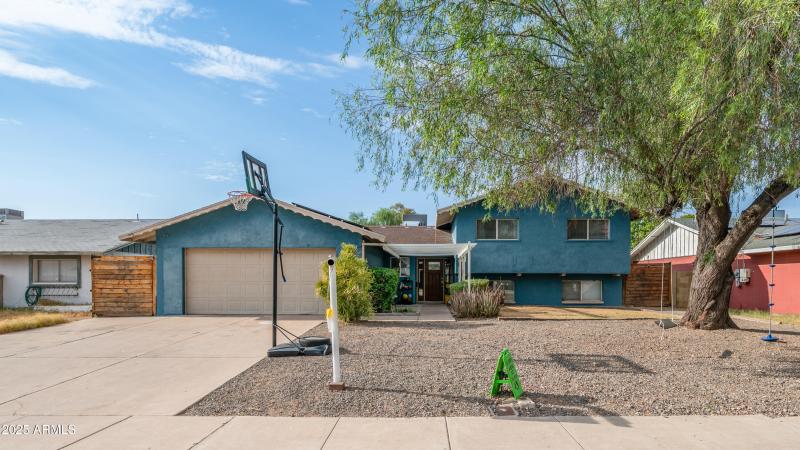 3854 W Mauna Loa Ln Exterior Photos-2