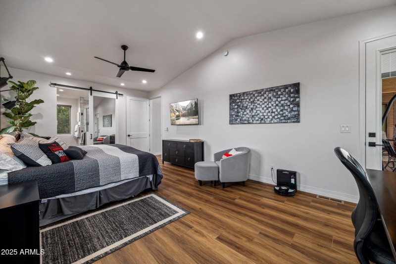 2344HellcatCir-Overgaard-AZ-15