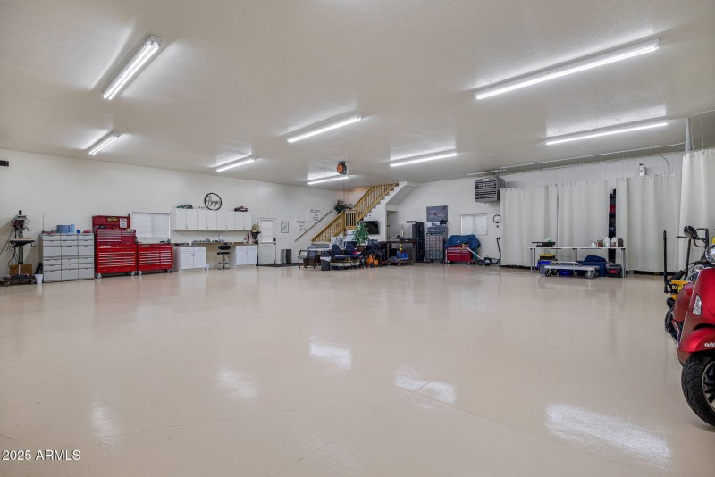 2344HellcatCir-Overgaard-AZ-35