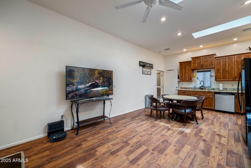 2344HellcatCir-Overgaard-AZ-37