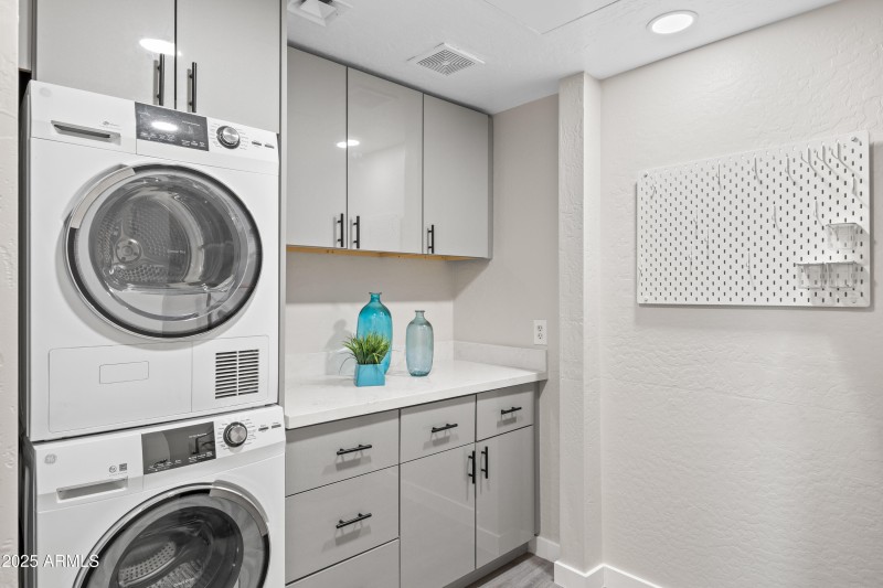 914 Osborn #208---24