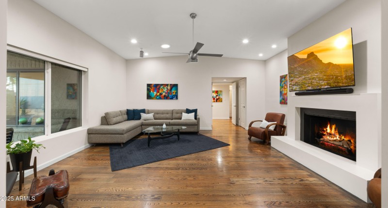 Warm & inviting Fireplace