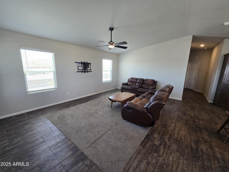 Mesquite Avenue - Great Room 1