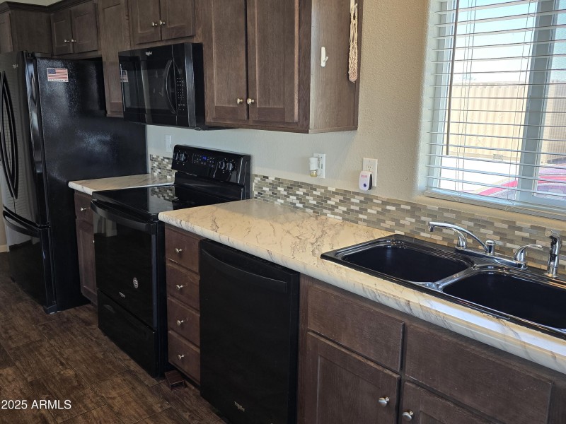 Mesquite Avenue - Kitchen Appliances