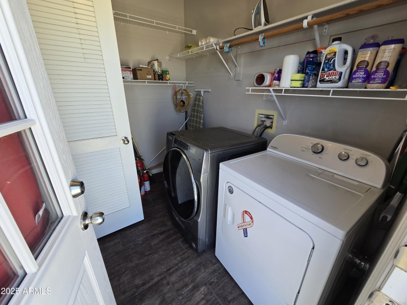 Mesquite Avenue - Laundry Room
