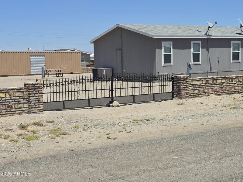 Mesquite Avenue - West Gate