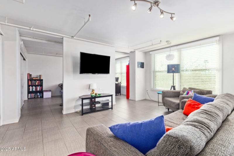 Studio 2025 Edits--11