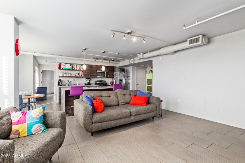 Studio 2025 Edits--12