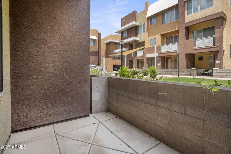 6-web-or-mls-6605-n-93rd-ave-1087