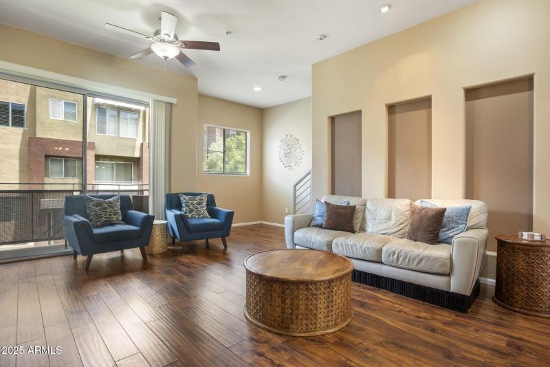 15-web-or-mls-6605-n-93rd-ave-1087