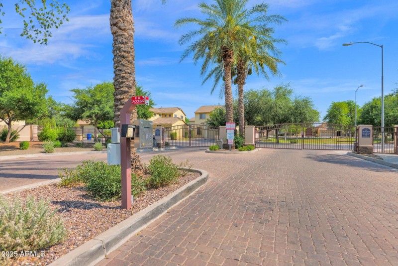 49-web-or-mls-P1246608