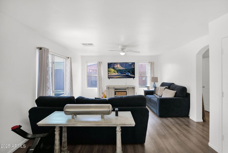 25-web-or-mls-P1246577