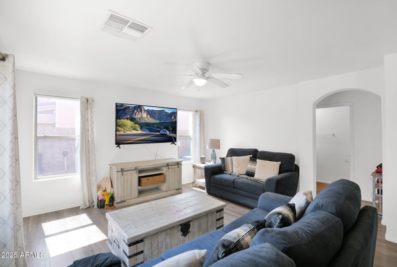 26-web-or-mls-P1246579