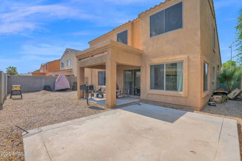 41-web-or-mls-P1246600