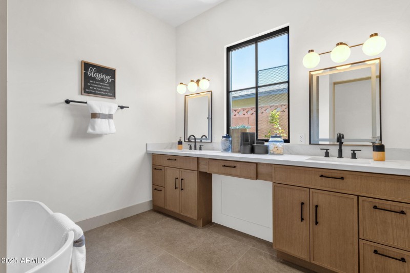 Primary Ensuite Vanity