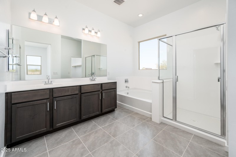 1750 - Owners Bath 1