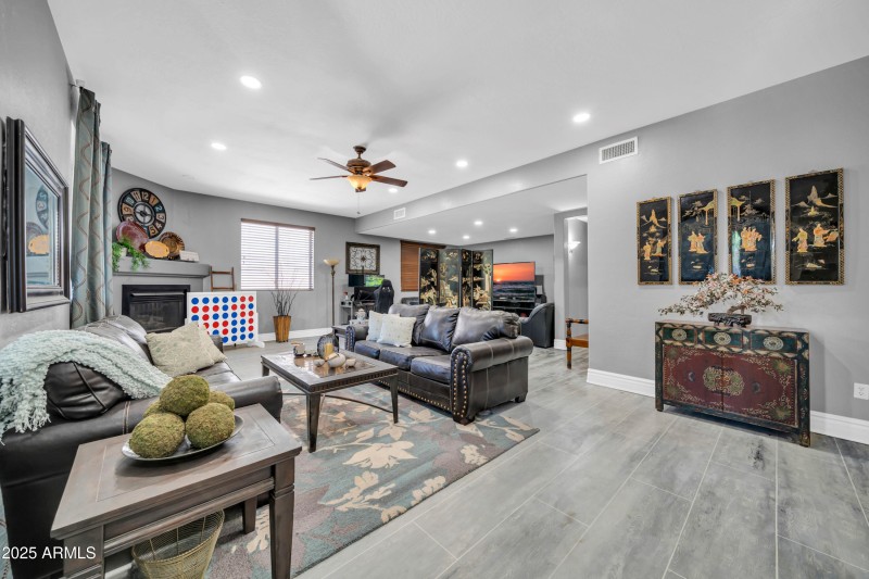 5741 W Soft Wind Dr-11