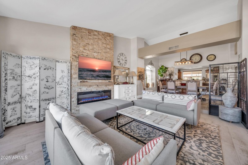 5741 W Soft Wind Dr-18