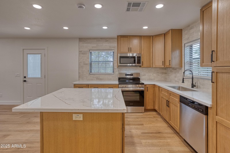 PAX_7980_AuroraHDR2019-edit