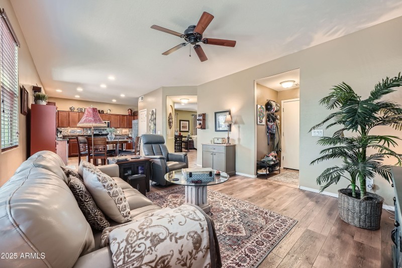 010 - 16 Family Room