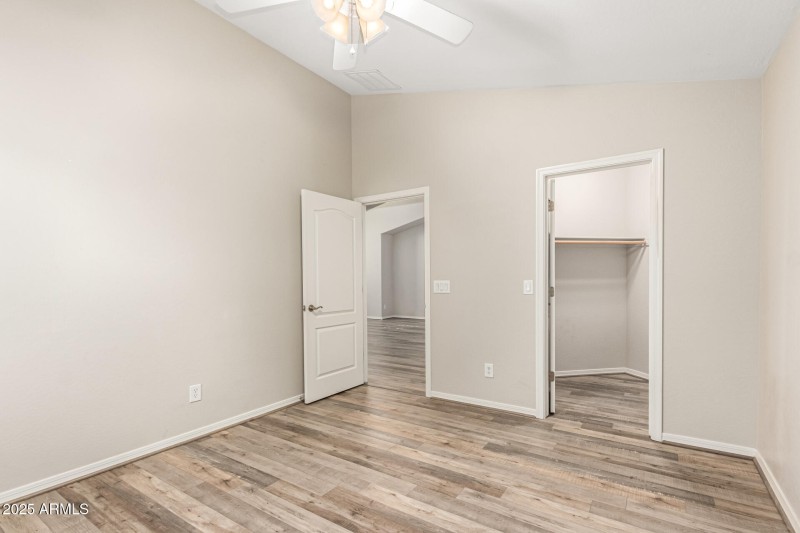 Upstairs bedroom 2 w: walk-in closet 2