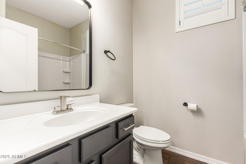 Downstairs full guest bath