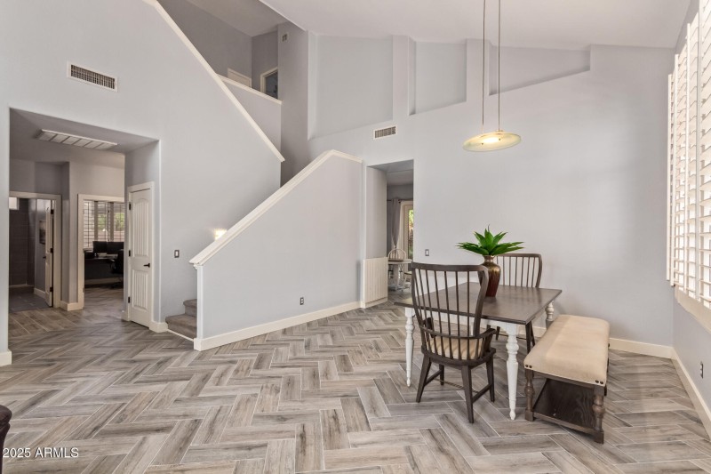 09 - 46th Dining : Stairs