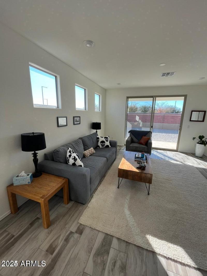 MARLEY HOME LIVINGROOM