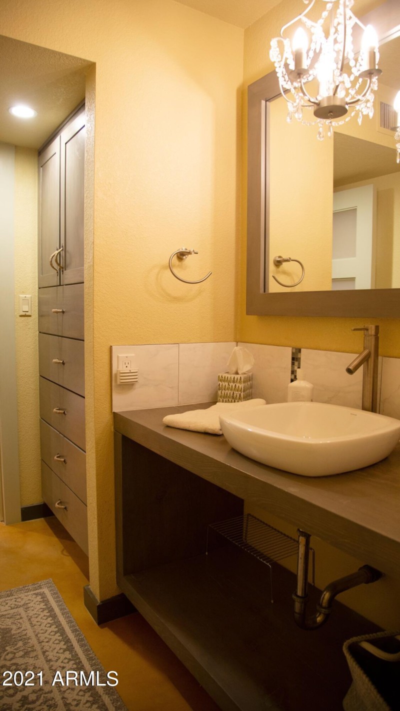 Powder Room 2