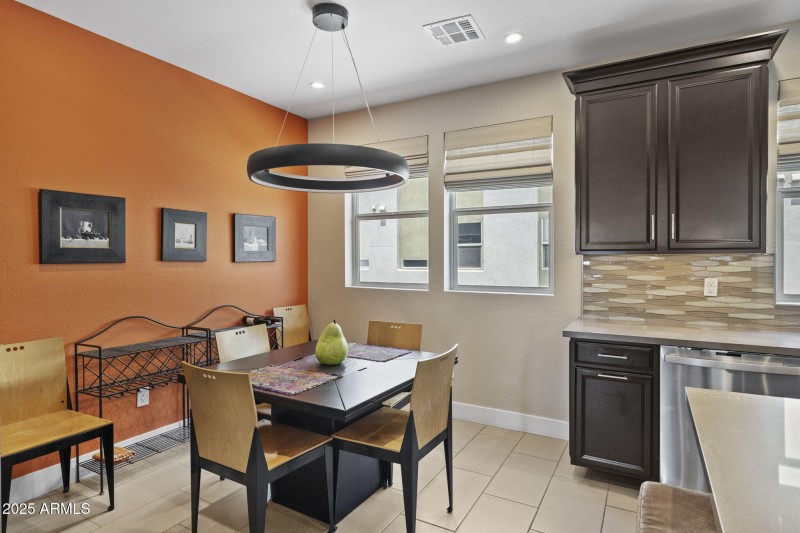 820 N 8th Ave 22 Phoenix - Dining