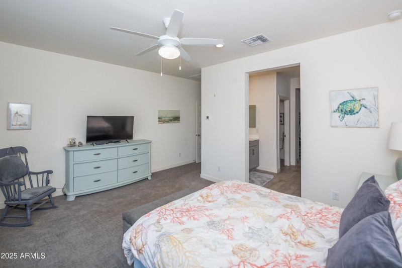 Primary with en suite