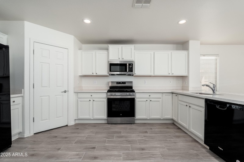 8096 W Rushmore Way - 09