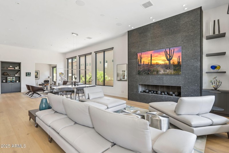 Open Concept Living/Dining