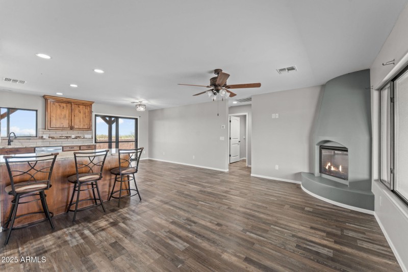 Kitchen Breakfast Bar