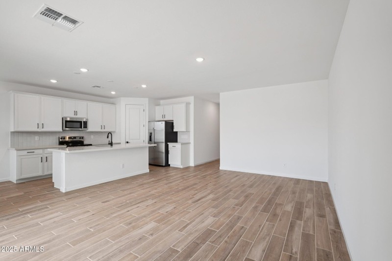 12-web-or-mls-La Senda Dr W-S2007-012