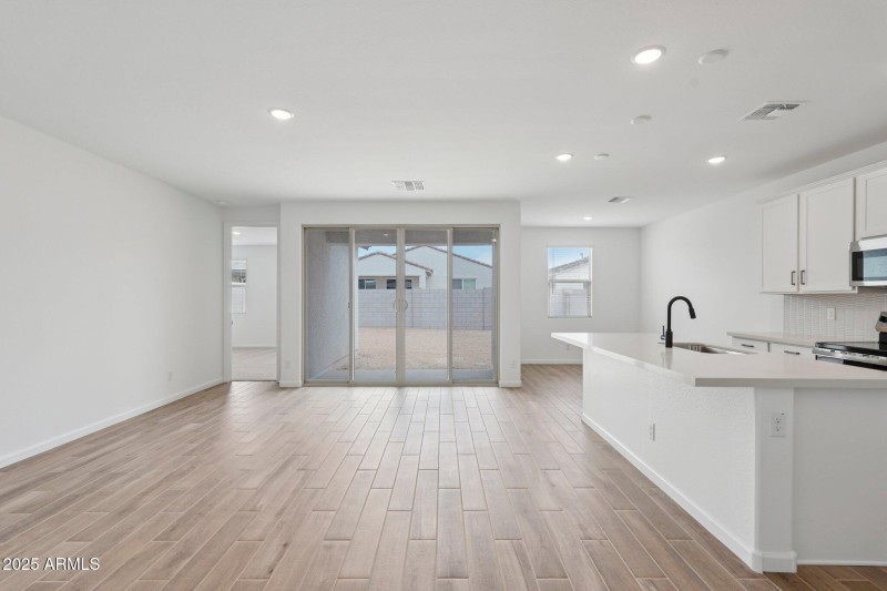 13-web-or-mls-La Senda Dr W-S2007-013