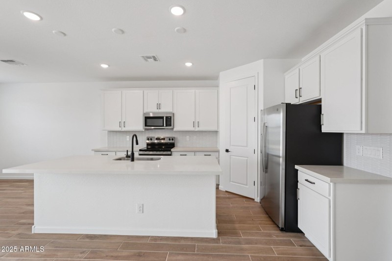 14-web-or-mls-La Senda Dr W-S2007-014