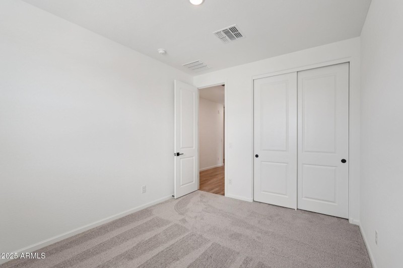 19-web-or-mls-La Senda Dr W-S2007-019