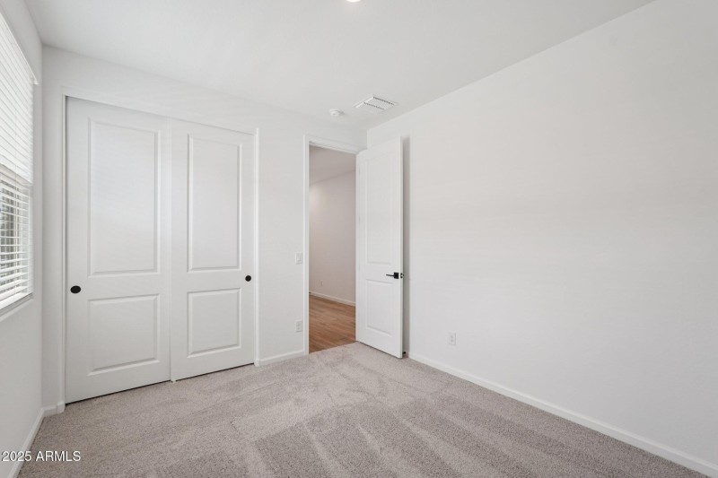 23-web-or-mls-La Senda Dr W-S2007-023