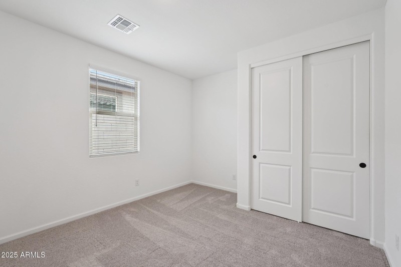 25-web-or-mls-La Senda Dr W-S2007-025